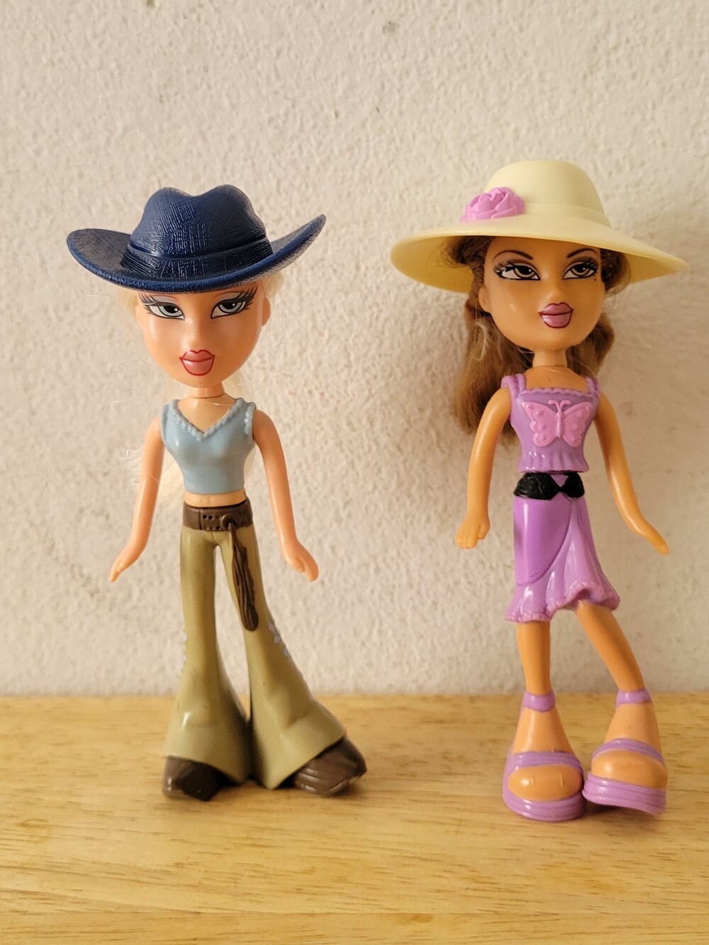 2003 McDonald's Bratz Dolls Happy Meal Toys Cutting Edge Cloe And Jasmin Dolls